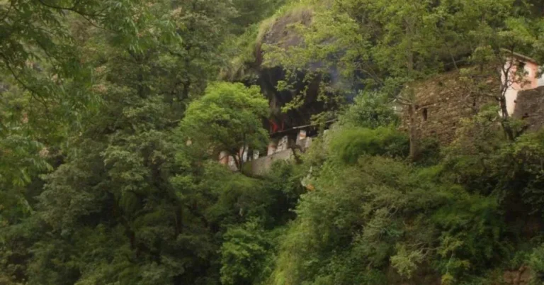 Kalpeshwar Mahadev￼￼